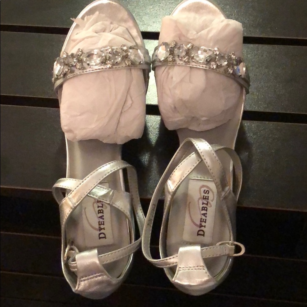 Dyables heels